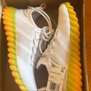 Kaptir Flow K Kids White and Yellow Adidas Snearkers